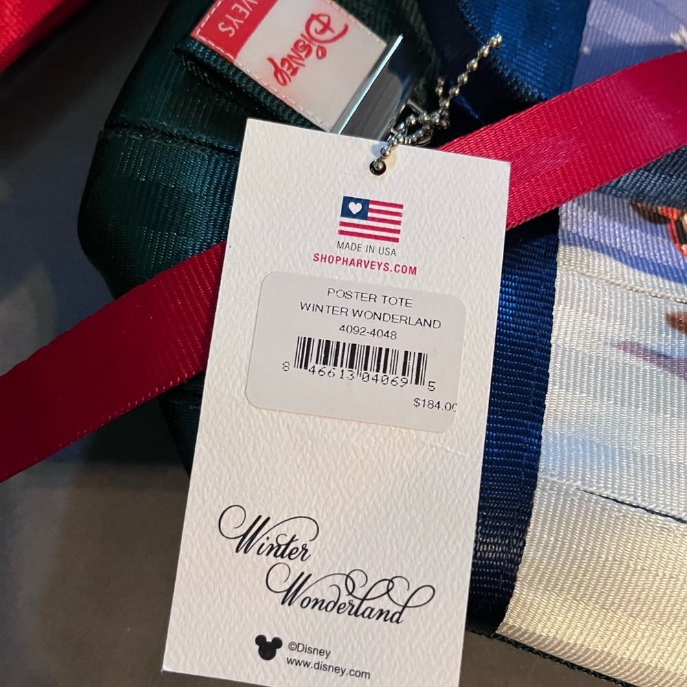 Harvey’s Large Disney Winter Wonderland Tote - Green and Red - Picture 2 of 7